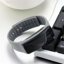Load image into Gallery viewer, Women Slicone Watch